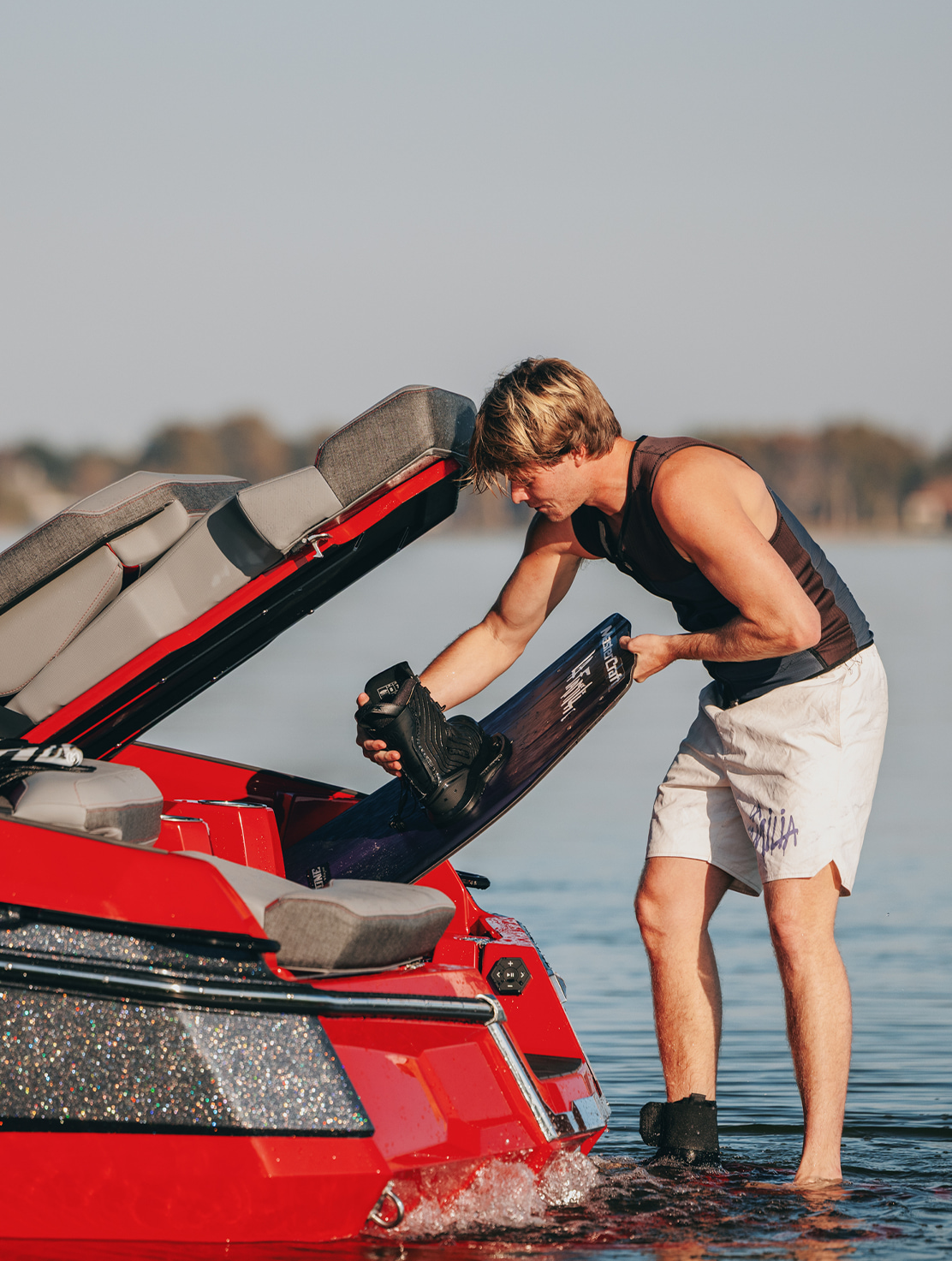 dt-dual-rear-compartments